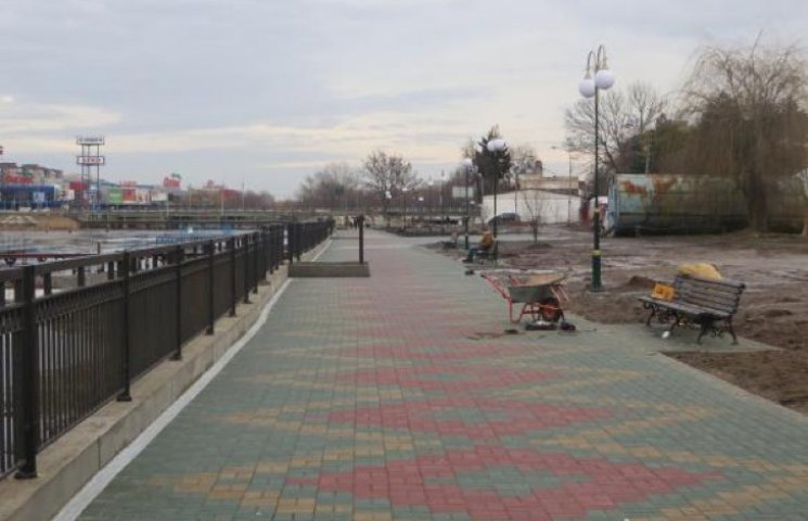 Реконструкцію набережної у Хмельницькому…