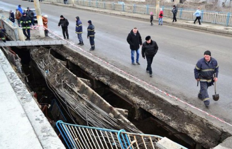 В окупованому Луганську обвалився міст б…