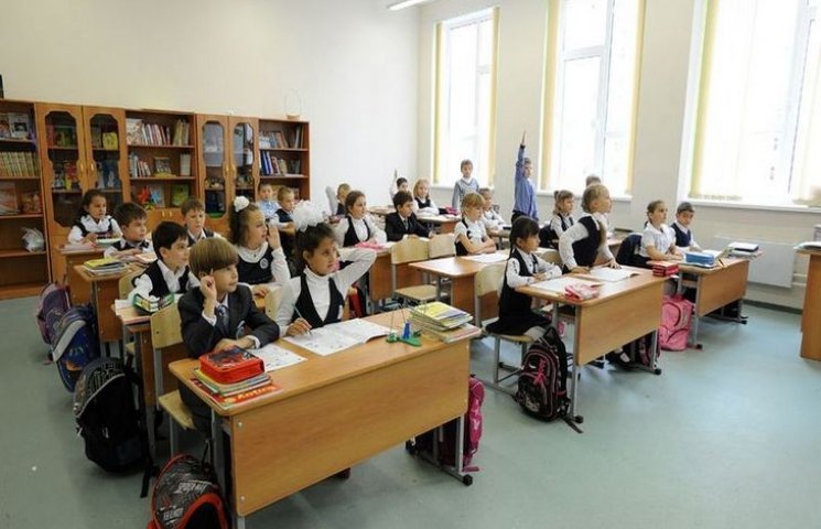 Львівські школи відновлюють навчання…
