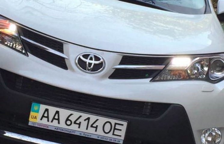 У кіровоградської журналістки вкрали авт…
