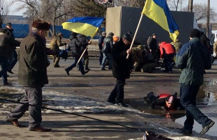 В Харькове на месте теракта установят па…
