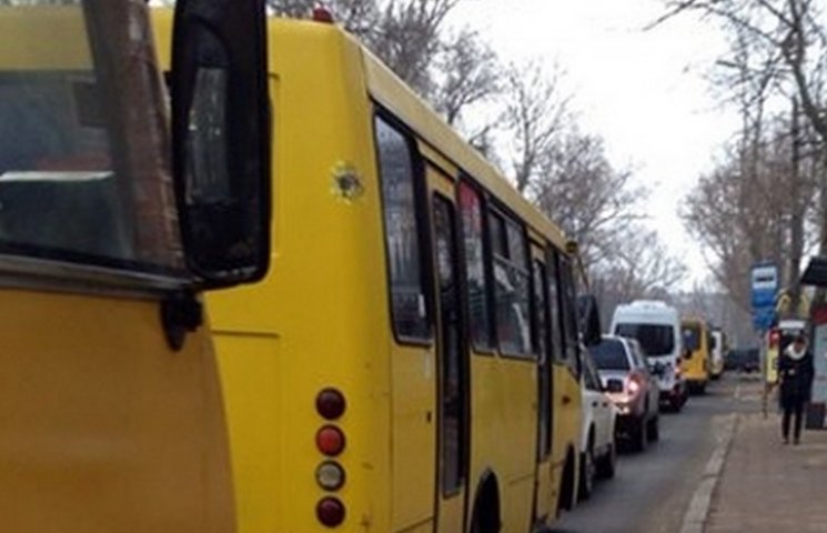 В Одесі ДТП біля ОДА паралізувало рух тр…