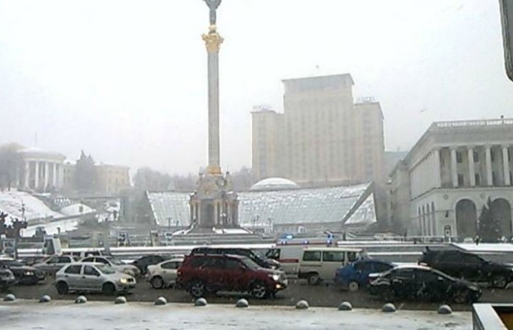 Наслідки несподіваного снігопаду у Києві…