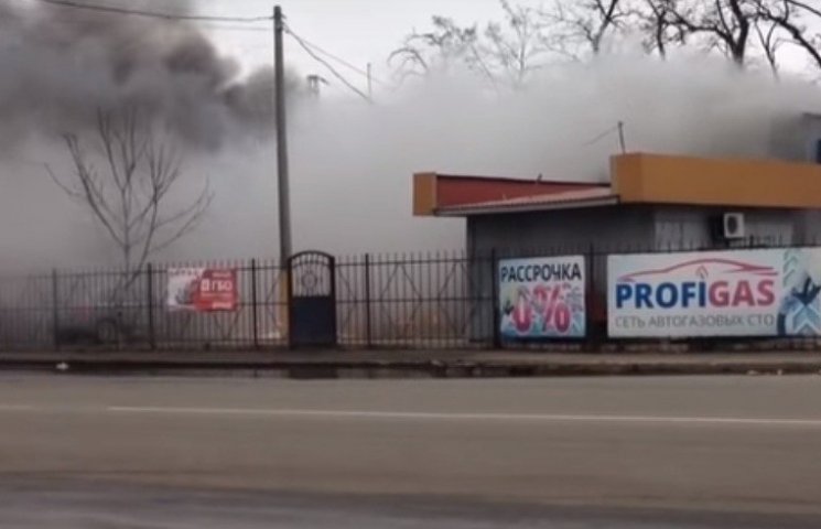 В Одесі палає СТО