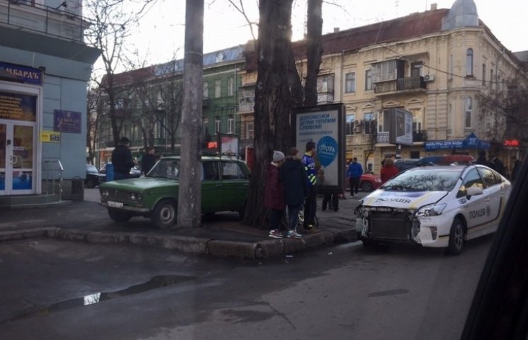 В центрі Одеси сталося ДТП за участю пол…