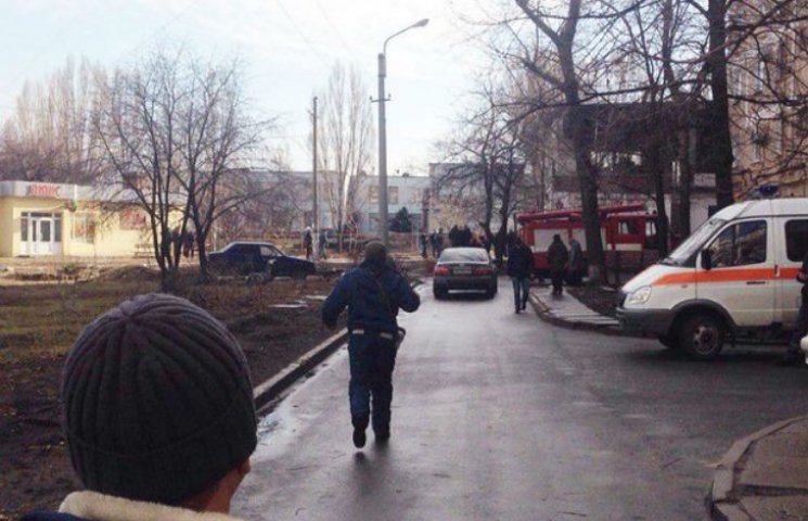 Боевики обстреляли жилой квартал в Луган…