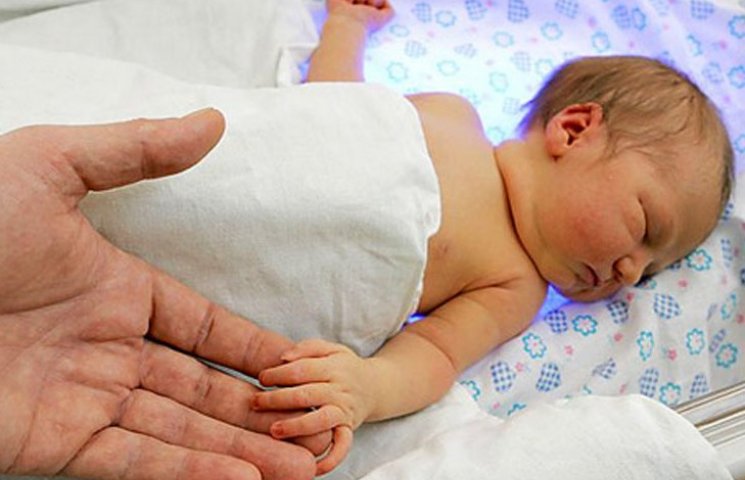 В запорожской больнице новорожденных сог…