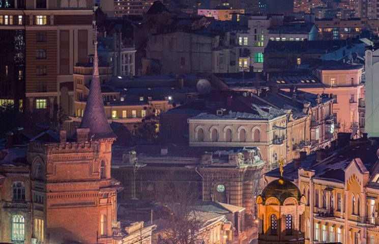 Как выглядит ночной Киев с высоты птичье…