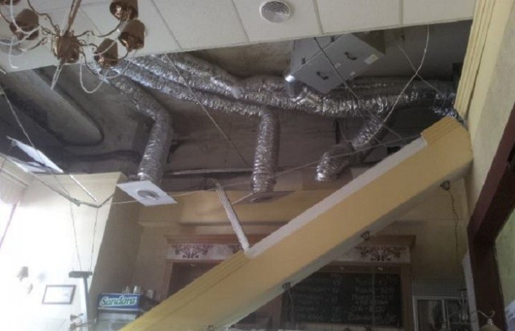 В Харькове в кофейне рухнул потолок…