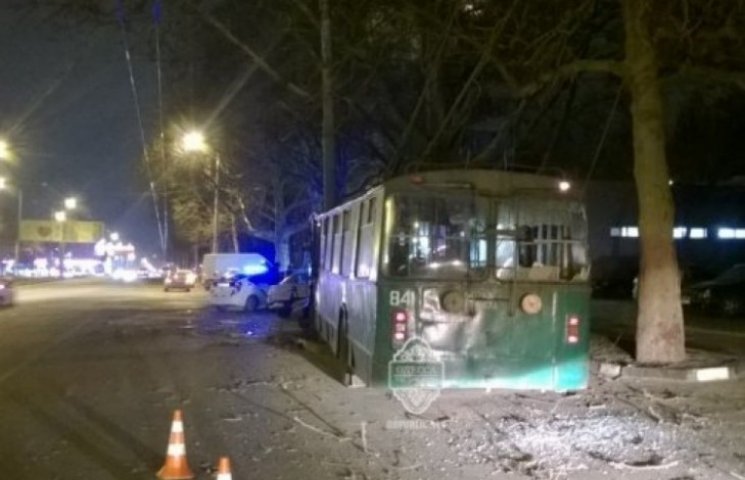 В Одесі п'яний чоловік викрав тролейбус…