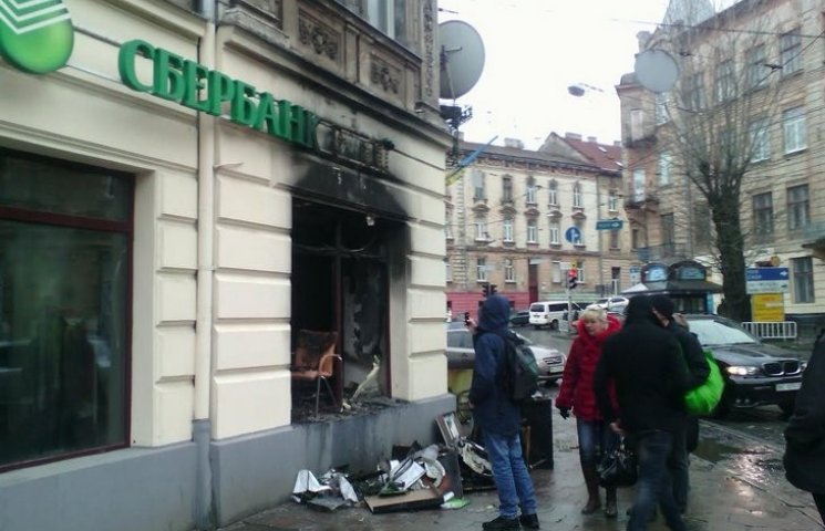 У Львові намагались підпалити ще одне ві…
