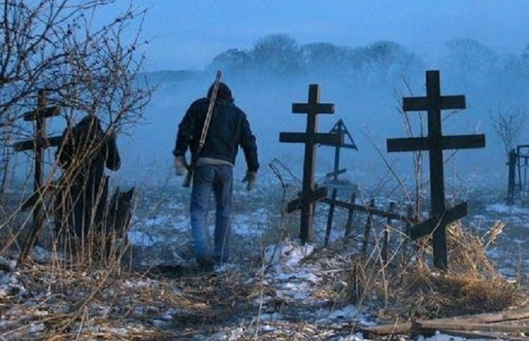 На Сумщині затримали цвинтарних вандалів…
