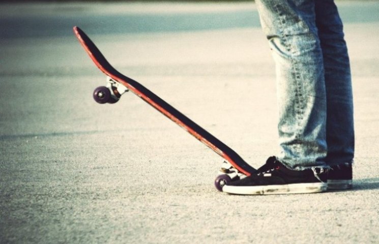 Ужгородські скейтбордисти оббивають плит…