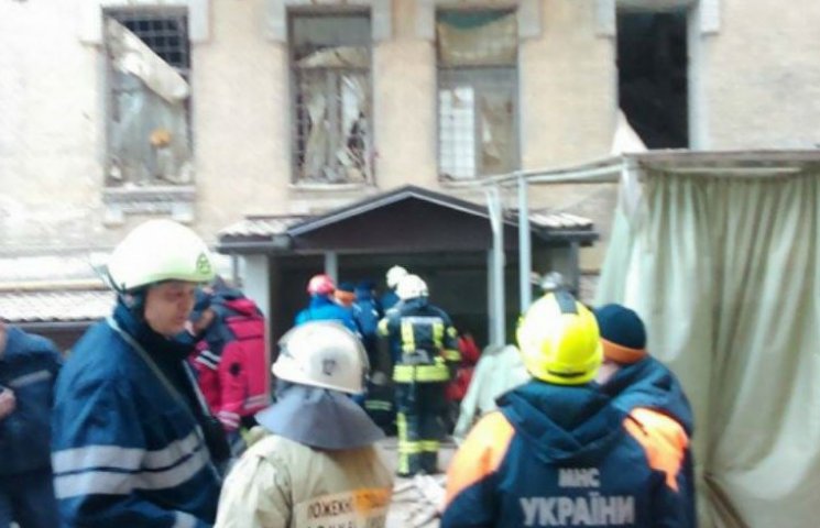 В центрі Києва обвалився будинок: під за…