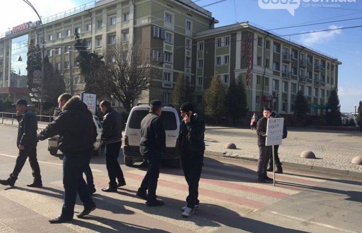 В центре Тернополя протестующие перекрыл…