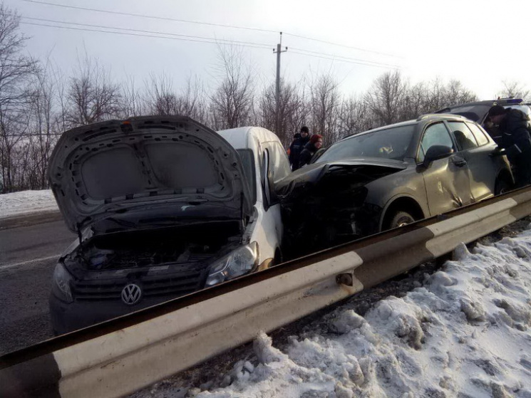 На Запорожском шоссе пострадавшего в ДТП…