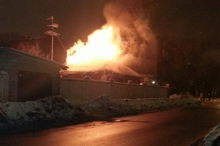 В Харькове жилой дом превратился в факел…
