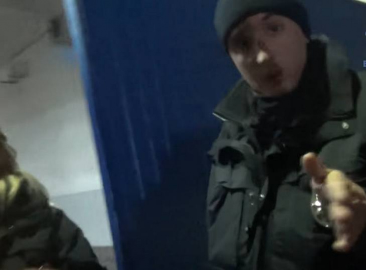 В Одессе патрульный полиции нецензурно о…