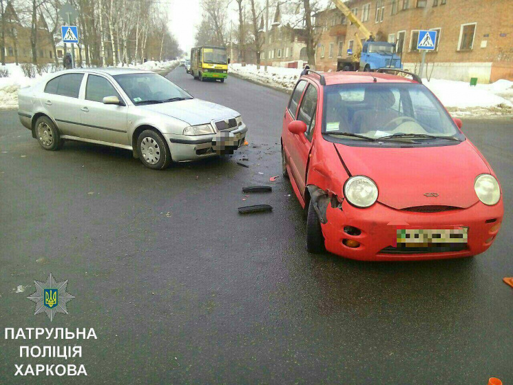В Харькове две иномарки не поделили доро…