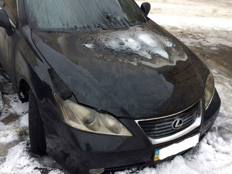 На Полтавщині згорів Lexus…