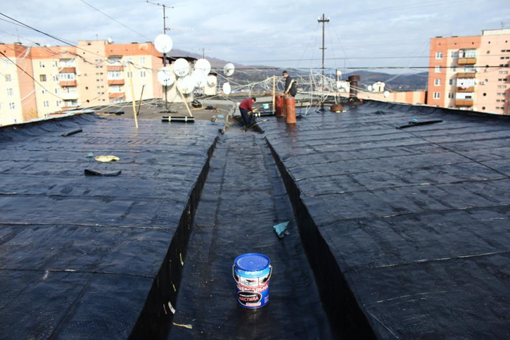 У Мукачеві на дахи витратять понад 25 мл…