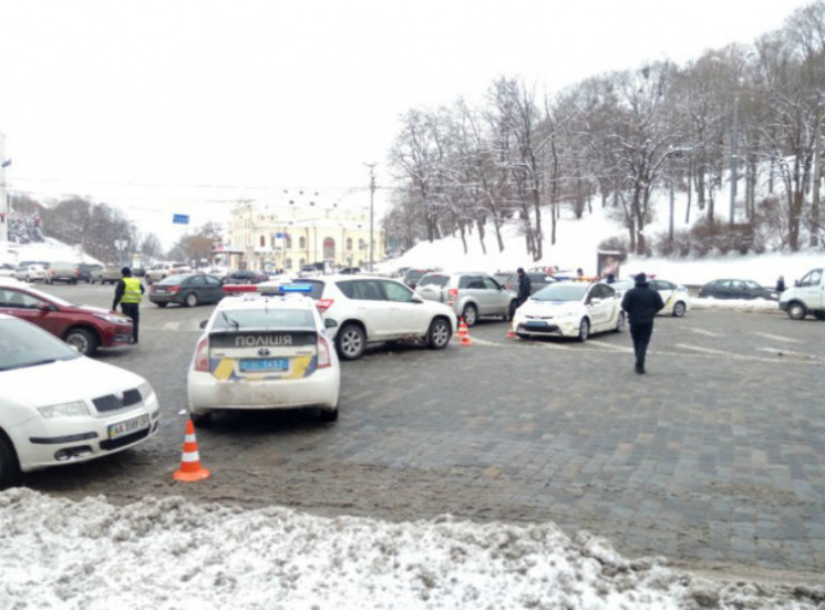 Центр Киева парализовали пробки: Грушевс…