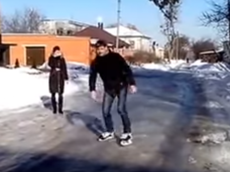 Як полтавець по вулиці на ковзанах катав…