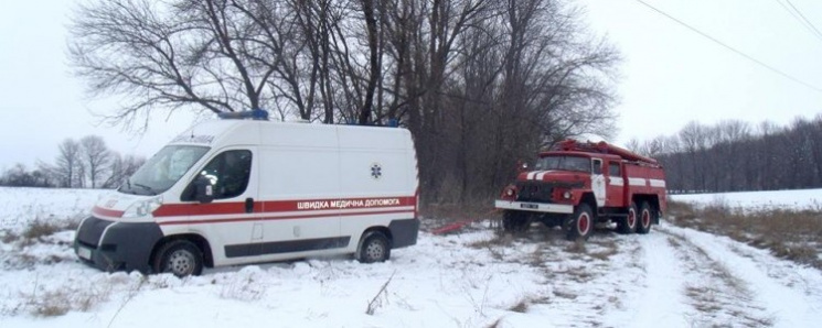 Харьковские спасатели вызволили из снежн…