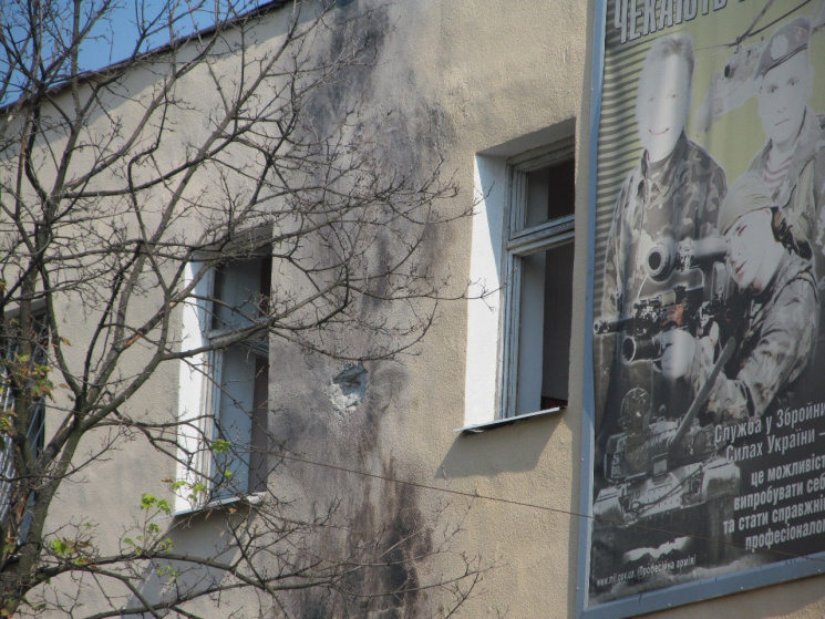 Обстрел банка и комиссариата в Харькове:…