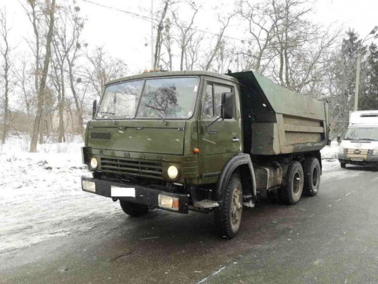 На Харківщині зупинили вантажівку з неза…