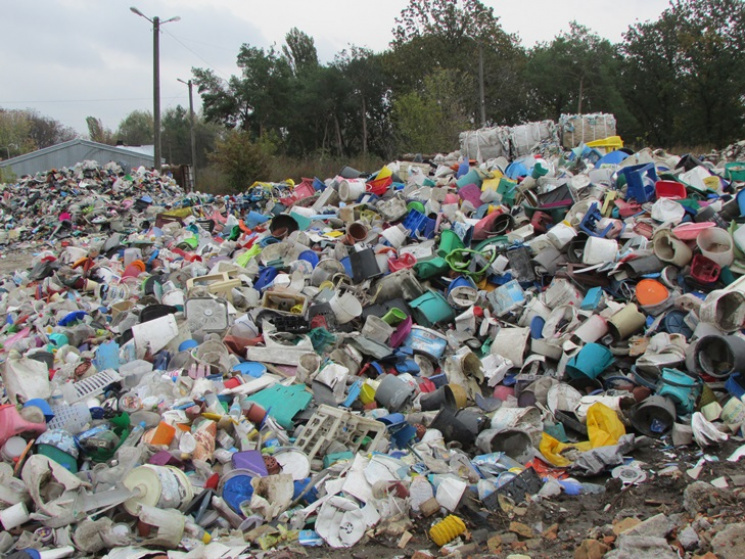В Кропивницком тарифы на вивоз мусора не…