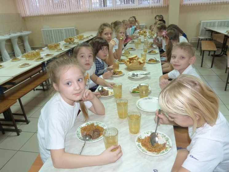 Школярі на Харківщині могли отруїтися со…
