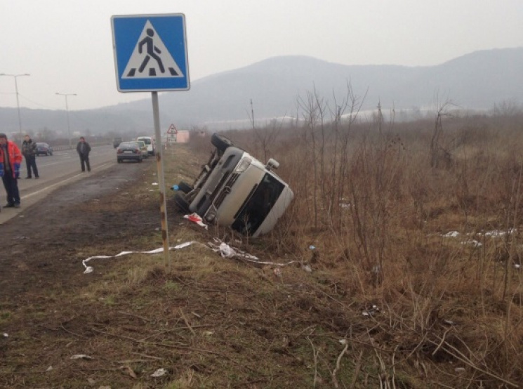 У аварії біля Ужгорода постраждало семер…