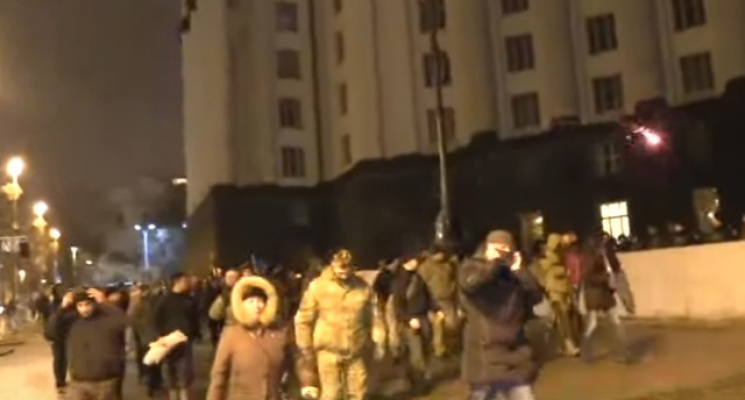 "Блокувальники" Донбасу кинули петарду в…