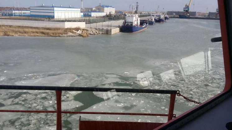 Азовське море повністю покрилося льодом…