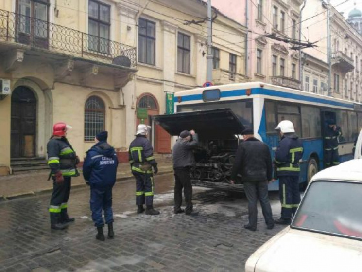 В Черновцах на ходу загорелся автобус…