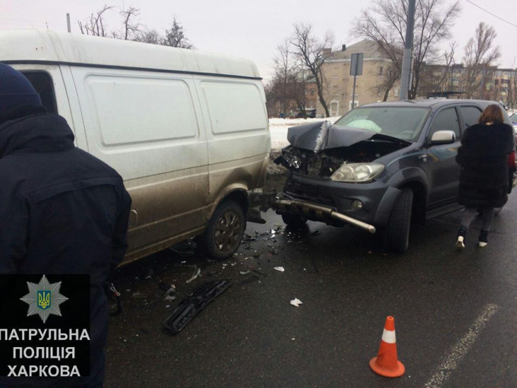 ДТП с тремя авто в Харькове: Пострадали…