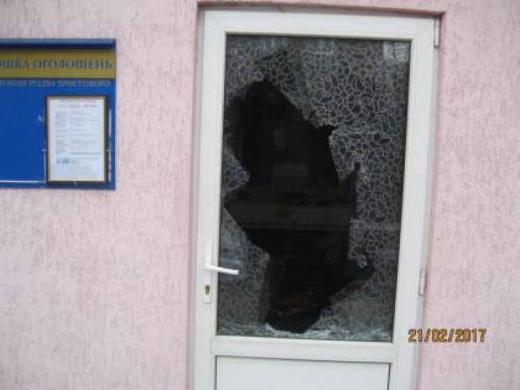 На Вінниччині вандали розбили двері грек…