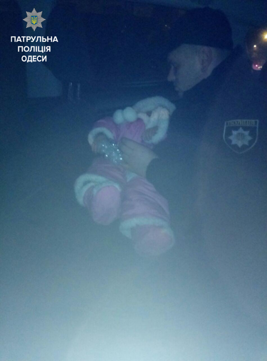 Патрульные в Одессе спасли ребенка от оп…