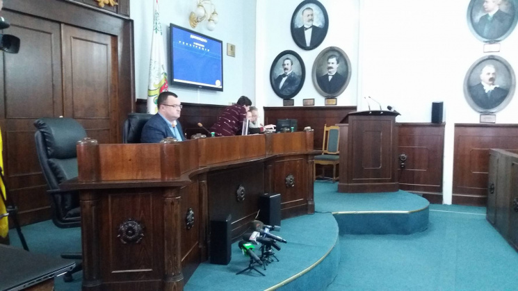 Чернівецькі депутати на сесії прийматиму…