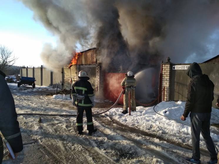 На Днепропетровщине в гараже сгорел "пар…