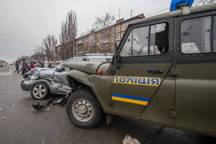 У Дніпрі у ДТП з поліцейською автівкою п…