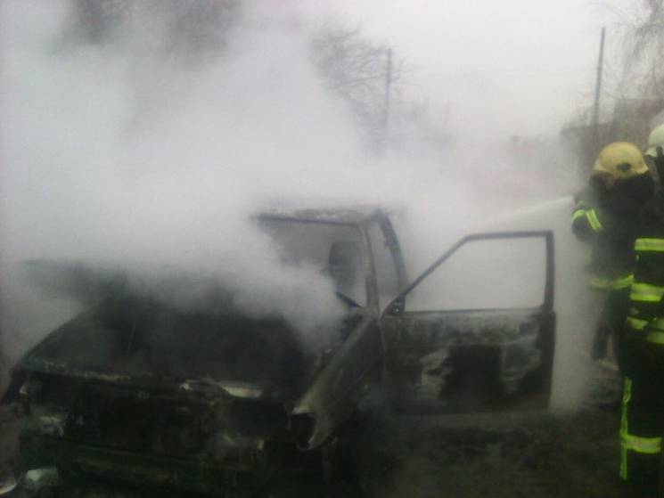 На Херсонщині згоріла автівка, обпеченог…
