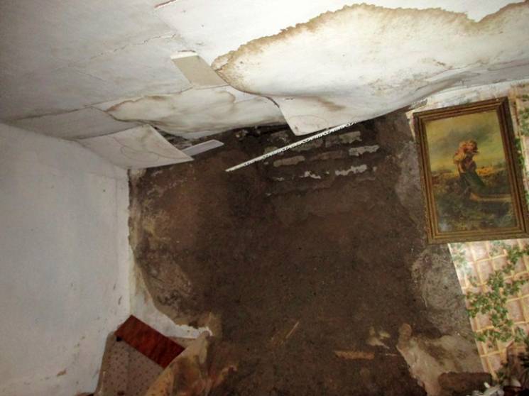 На Полтавщині жінку прибило стіною будин…
