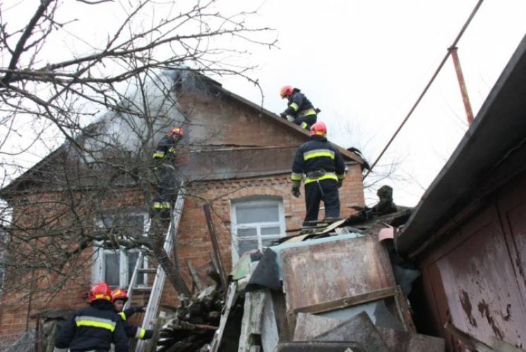 У Вінниці згорів дах житлового будинку…