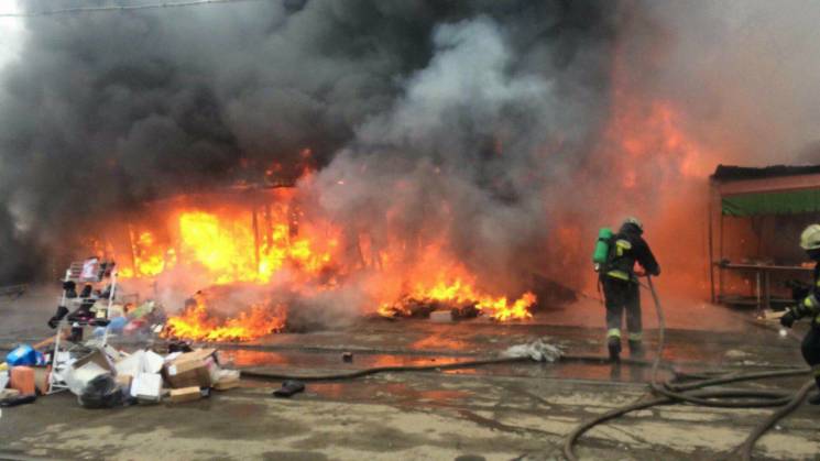 У центрі Дніпра пожежа знищила чотири кі…