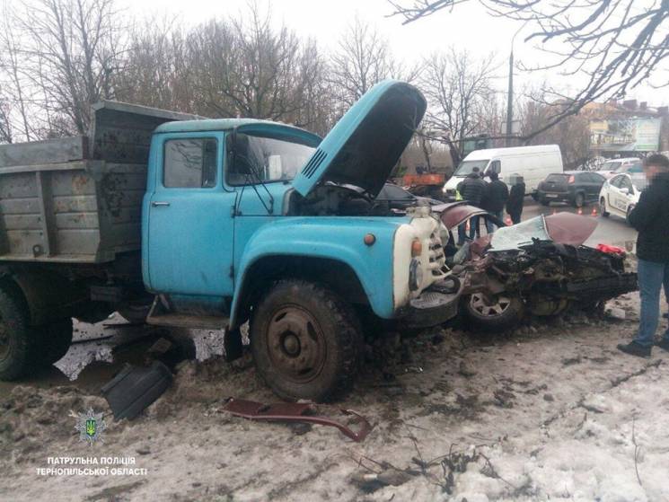 У ДТП в Тернополі загинув водій, травмов…