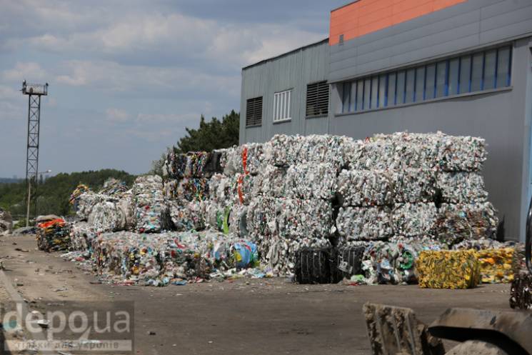 Київ суворий: Містяни сміття сортують, а…