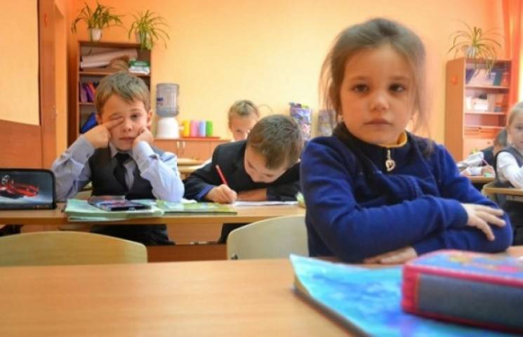 Учні Тернополя повертаються в школи…