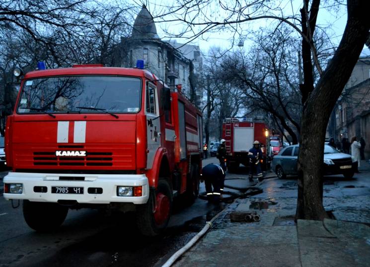 На місці пожежі в Одесі знайдені тіла дв…